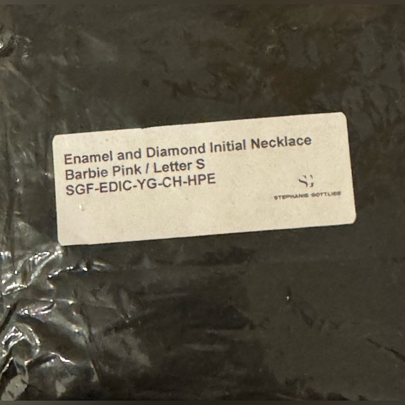 EUC Stephanie Gottlieb Barbie Pink Enamel & Diamond “S” Initial Necklace - Picture 12 of 13
